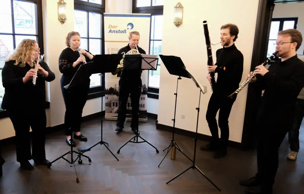 Musikalische Umrahmung Windessenz